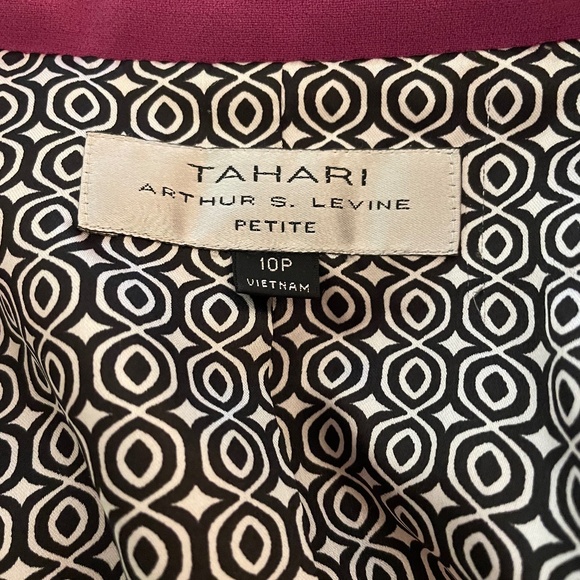 Tahari classic top/jacket size 10p - Picture 3 of 3